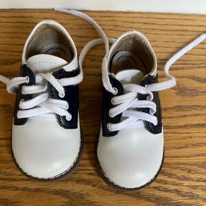 Footmates Navy size 4 W toddler shoes